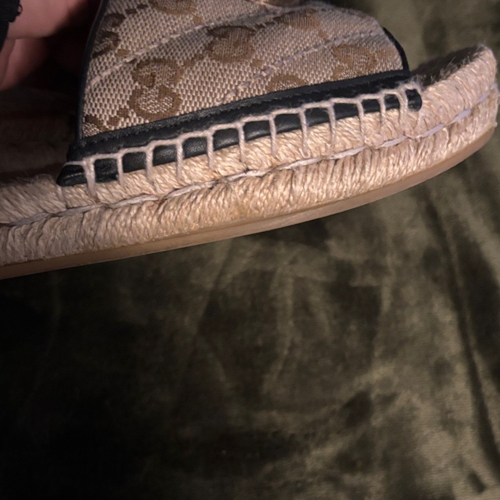 Gucci Beige and Brown Monogram Slide Sandals. Comes with original box & dust bag - Picture 7 of 10